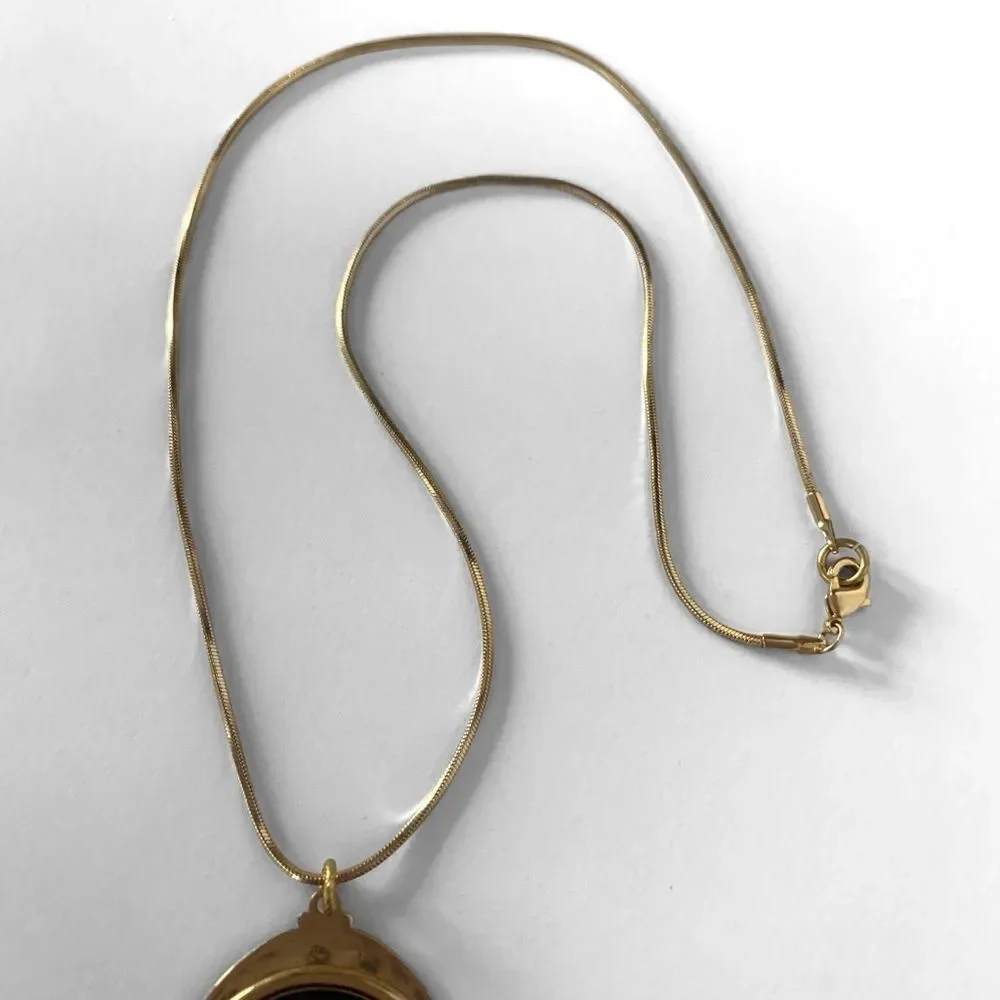 Vintage Avon Gold Cameo Pendant Necklace